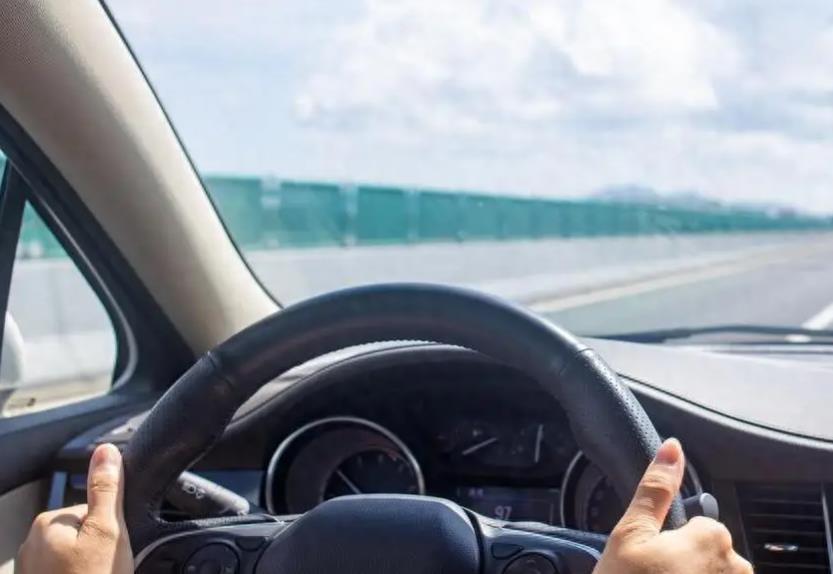 新手司机必看,万能开车技巧,让你秒变车神