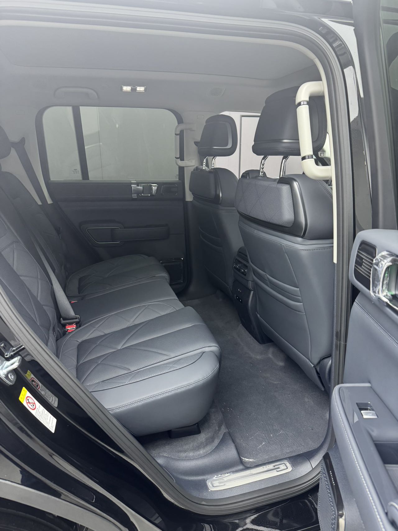 像呵护宝贝一样对待你的车:学会保养与热车,延长汽车生命周期